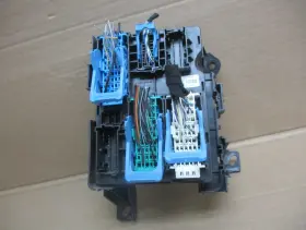 22831076 GMC Interior Cabin Fuse Box Relay Junction Block
