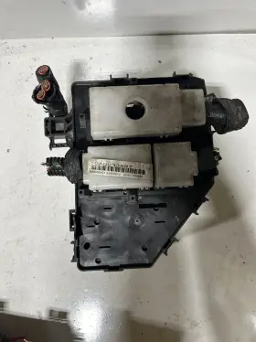 25784721 GMC Engine Fuse Box Relay Junction Block Acadia #3