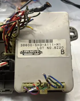 38600-SH3-A111 HONDA Interior Cabin Fuse Box Relay Block #2