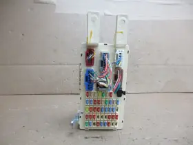 919502B201 HYUNDAI Interior Cabin Fuse Box Relay Block Unit