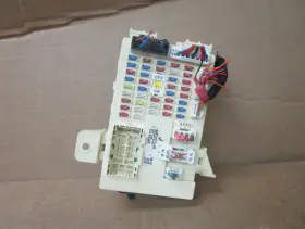 954002V197 HYUNDAI Interior Cabin Fuse Box Relay Block Panel