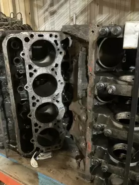 1825849C2 INTERNATIONAL/FORD Powerstroke Diesel Engine Block #2