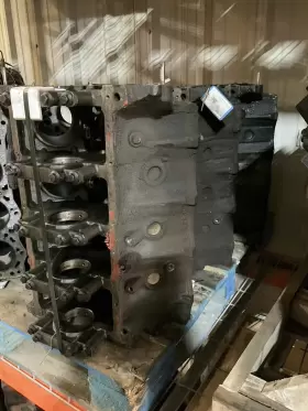 1825849C2 INTERNATIONAL/FORD Powerstroke Diesel Engine Block #3