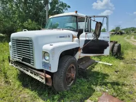 346.IH8975 INTERNATIONAL HARVESTER HEAVY-DUTY TRUCK Tinthty
