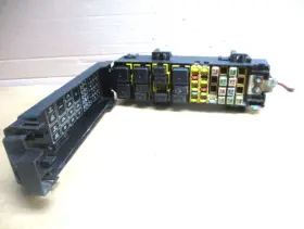 56047205 JEEP Engine Fuse Box Relay Junction Block Panel