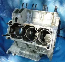 310425011 MASERATI Biturbo Engine Block #2