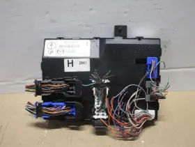 DR61-67560 MAZDA Body Control Module Interior Cabin Fuse Box