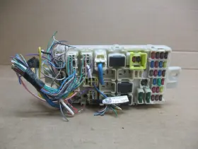 8637B732 MITSUBISHI Interior Cabin Fuse Box Relay Block Panel