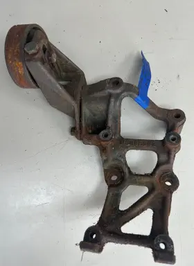MB898992 MITSUBISHI Compressor Mounting Bracket Turbo Eclipse