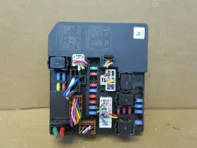 284B71FC0A NISSAN Cube Engine Fuse Box Relay Junction Block