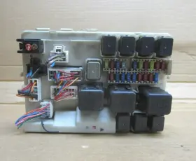 284B7AQ004 NISSAN Engine Fuse Box Relay Junction Block Panel