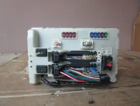 284B7JA000 NISSAN Engine Fuse Box Relay Junction Block Panel