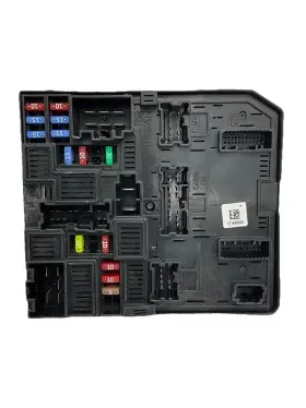 5CE011F02 NISSAN Rouge Sport Engine Fuse Box Relay Block