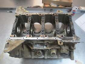 VK567098892 NISSAN Engine Cylinder Block Titan