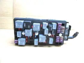 25962160 PONTIAC Engine Fuse Box Relay Junction Block Panel