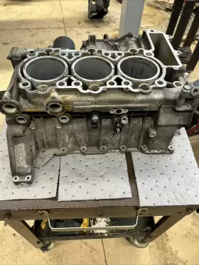 996-101-146-0R PORSCHE Right Left Engine Block 911 #2