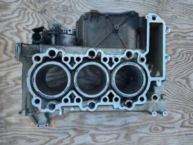 9961011681R PORSCHE Left Block Boxster