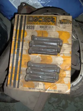R939 ROCKET Journal Cap Bolt Set Chevrolet