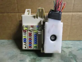 15927733 SATURN Interior Cabin Fuse Box Control Module Unit