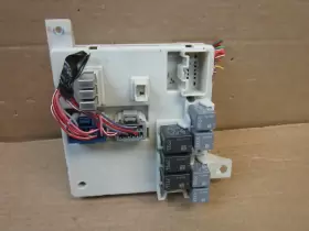 25855326 SATURN Interior Cabin Fuse Box Control Module Unit #2