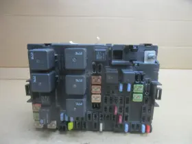 25820410 SUZUKI Engine Fuse Box Relay Junction Block Panel