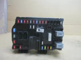 25844924 SUZUKI Interior Cabin Fuse Box Relay Block Panel XL7