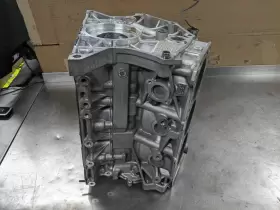 XL-7 SUZUKI Engine Cylinder Block #3
