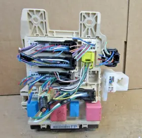 041808 TOYOTA Interior Cabin Fuse Box Relay Junction Block