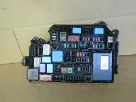 82641-47050 TOYOTA Engine Fuse Box Relay Junction Block Panel