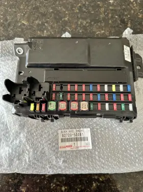 82720-50081 TOYOTA Fuse Relay Engine Junction Block LS460