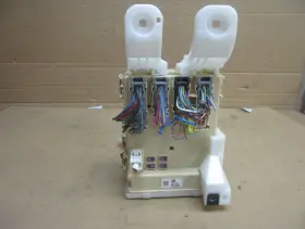 89221-0R101 TOYOTA Interior Cabin Fuse Box Relay Block RAV4