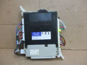 8922135100 TOYOTA Interior Cabin Fuse Box Body Control Module