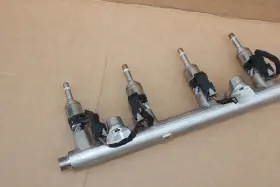 05E133320B VOLKSWAGEN Engine Fuel Rail Injectors Ramp Jetta #3