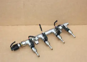 05E133320B VOLKSWAGEN Engine Fuel Rail Injectors Ramp Jetta