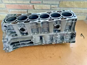 36050975 VOLVO Engine Cylinder Block XC90