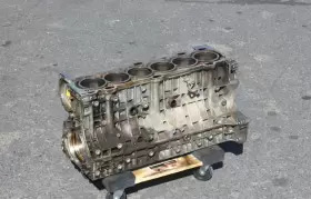 8251489 VOLVO Engine Block S60 S80 XC90 Turbo 454