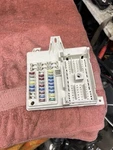 2007-2008 Saturn Outlook Cabin Fuse Relay Junction Block 25855326 Oem. Fixed Price $140.00.